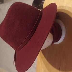 Vintage Splendid 100% Wool Hat with Neck Scarf